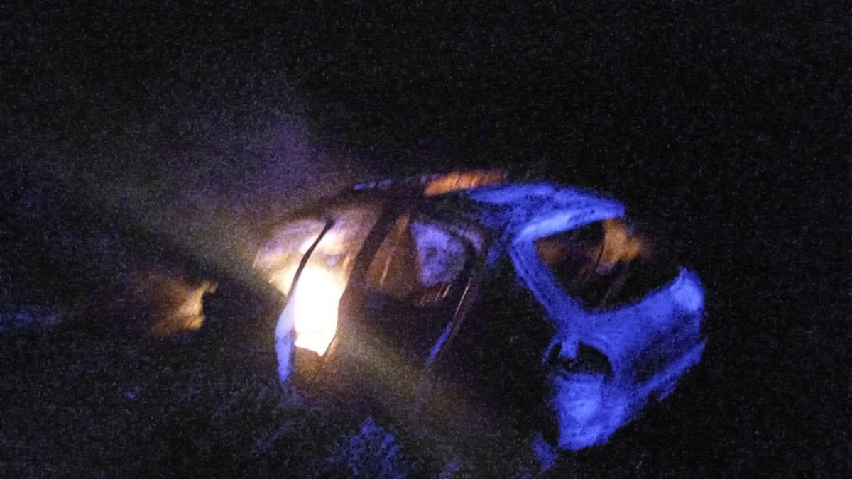 Un auto se incendio en ruta 18 y tuvo daos totales.