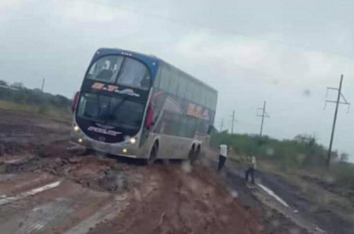 Muestran el estado de la ruta provincial que une Feliciano con Corrientes