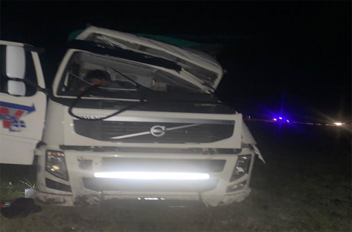 Mojones Sur, Villaguay: colisionaron dos camiones y uno se dio a la fuga.