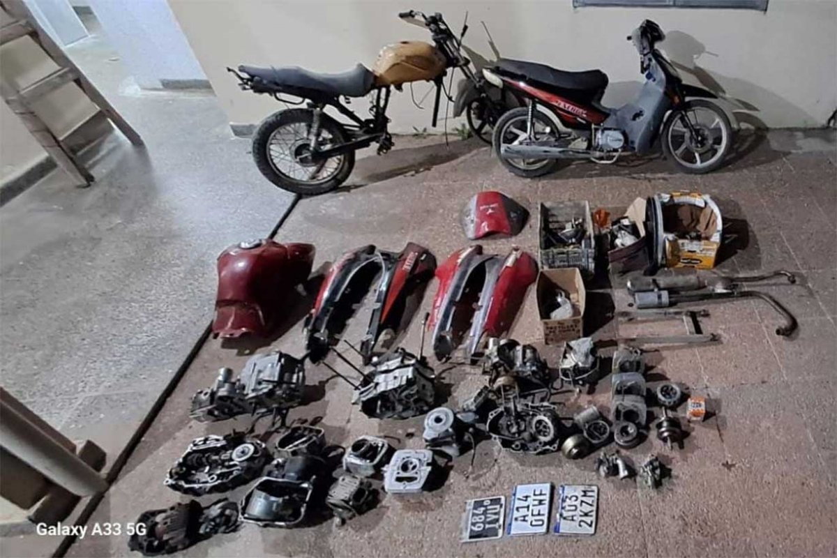 Allanamientos simultneos, secuestro de elementos y un joven detenido en San Jos.