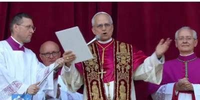 En su primer discurso, el papa Len XIV record a Francisco y salud a Per en espaol