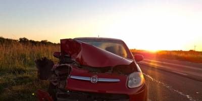 Ubajay: chocaron un automvil y una camioneta.