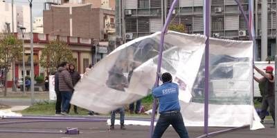 Docentes iniciaron un acampe frente a Casa de Gobierno contra la creacin de OSER.