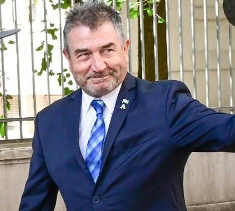 Le habran bajado la orden a Roncaglia de eliminar los posteos.