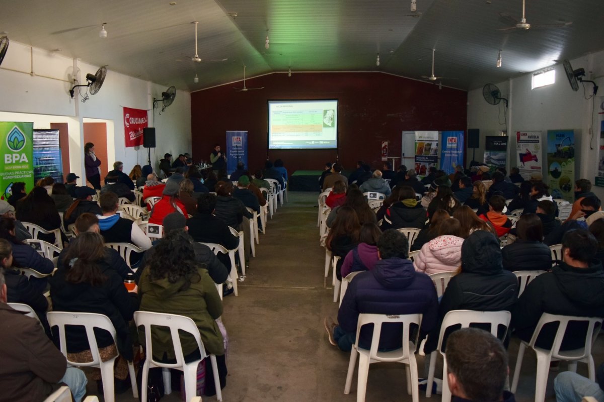 Productores y asesores tcnicos se capacitan en manejo de residuos.