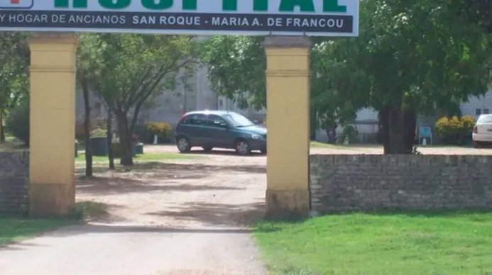 Cesantearon a una empleada del hospital de Villa Elisa por cobros ilegales y millonaria faltante.