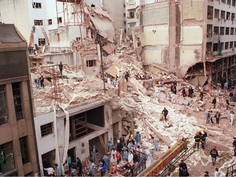 Prohibido olvidar el atentado a la AMIA.