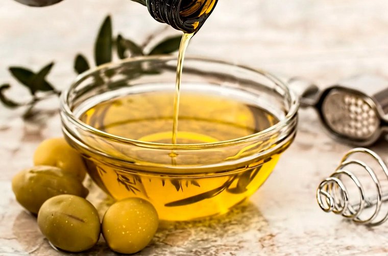 Prohibieron el uso y venta de un aceite de oliva y una serie de productos para el pelo