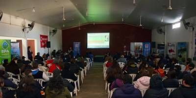 Productores y asesores tcnicos se capacitan en manejo de residuos.
