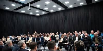 La cada de recursos, eje de un encuentro con intendentes.