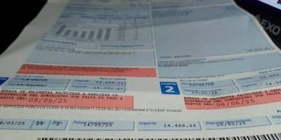 Municipios enfrentan otra vez presin para eliminar tasas en facturas de luz.
