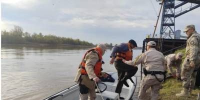Cuatro personas diamantinas, salvadas por brigadistas tras volcar su embarcacin.