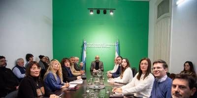 Paritaria estatal: gremios rechazaron la oferta de 1,6% de aumento y la negociacin se retomar el lunes 