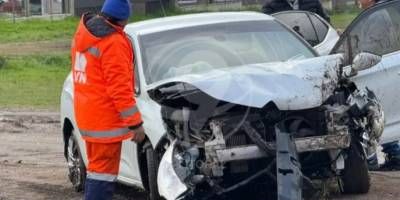 El conductor de un auto quiso frenar por la lluvia y termin volcando en la ruta 18 