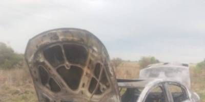 Un automvil se incendio en plena ruta 18.