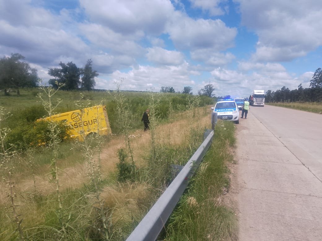 Volc un camin de caudales en Autova 14.