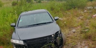 Despiste de un automvil en Colonia Yaru.