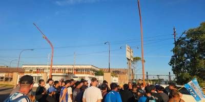 Se para la actividad en el Puerto de Concepci�n del Uruguay.