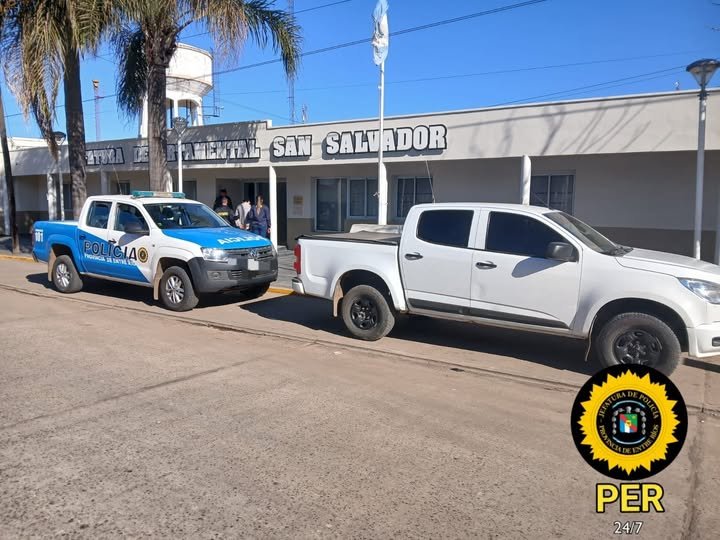 Un hombre fue detenido y hospitalizado.