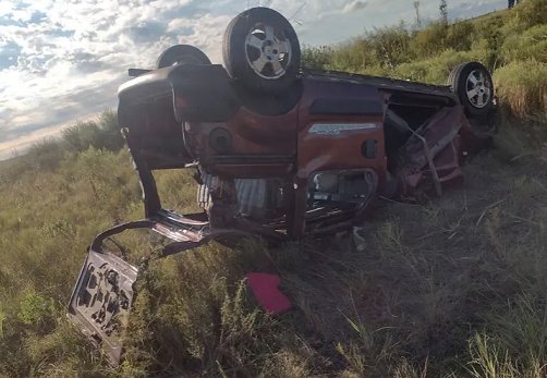 Una camioneta volc� en ruta 18.