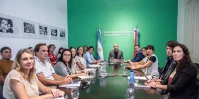 Gremios docentes no aceptan la propuesta oficial y declaran conflicto.