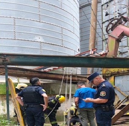 Un hombre cayó en un silo desde 4 mts de altura.