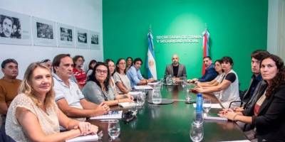 Docentes rechazaron la oferta del gobierno y anuncian un paro de 24 para este martes.