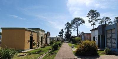Daños y robo en el cementerio de San Salvador.