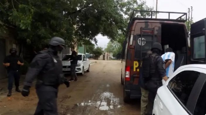 San José: por causa de abuso y promoción de la prostitución, allanaron una casa y ordenaron detener un hombre 