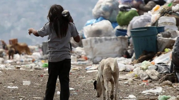 Casi 6 de cada 10 niños son pobres en la Argentina y el 30% no come regularmente, según la UCA 