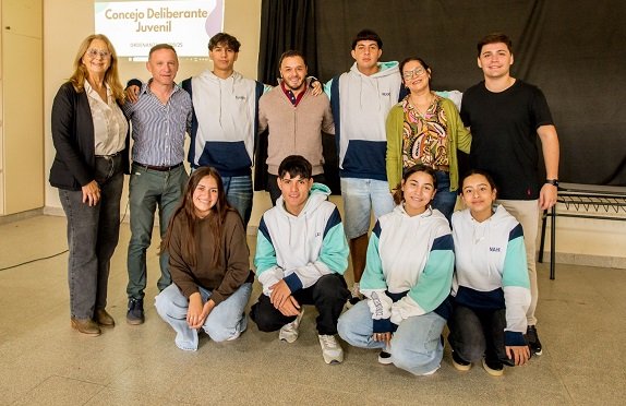 Charlas de capacitación en instituciones educativas" Concejo Deliberante Juvenil".