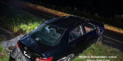Un auto chocó contra el cantero central de Ruta Nacional 14 tras despistar.