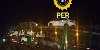 Otro camión quedó atascado en la banquina de ruta 18.