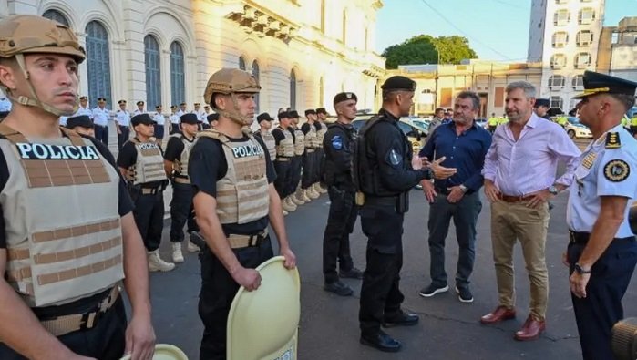 Tras la denuncia, el gobierno modificó el sistema y los policías podrán hacer adicionales solo en días franco.