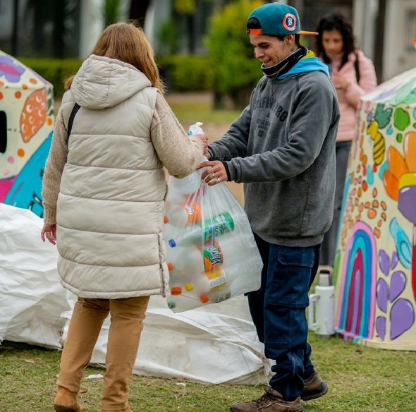 Este domingo se llevó a cabo una nueva jornada “Sumá tu envase, sumate al cambio”.
