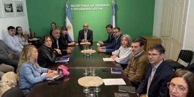 El gobierno ofreció un aumento salarial del 3,5% y los gremios pidieron mejorar la propuesta.