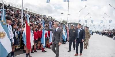 “Las transformaciones duraderas se construyen con diálogo”, afirmó Frigerio en el acto por el 25 de Mayo.