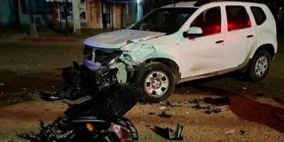 Falleció una de las jóvenes accidentadas tras el choque de una moto y una camioneta en Colón.