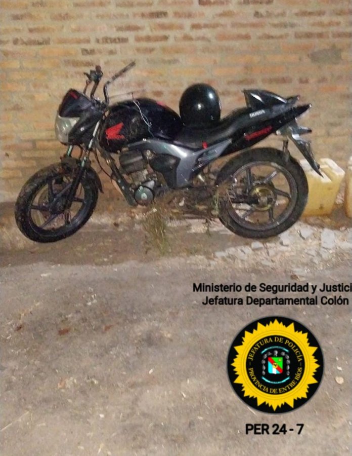 Un hombre sufrio heridas graves tras despistar con su moto en ruta 23.