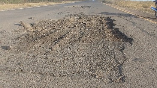 El tramo clausurado de la Autovía 18 en San Salvador: 20 kilómetros muertos y emprendimientos truncos.