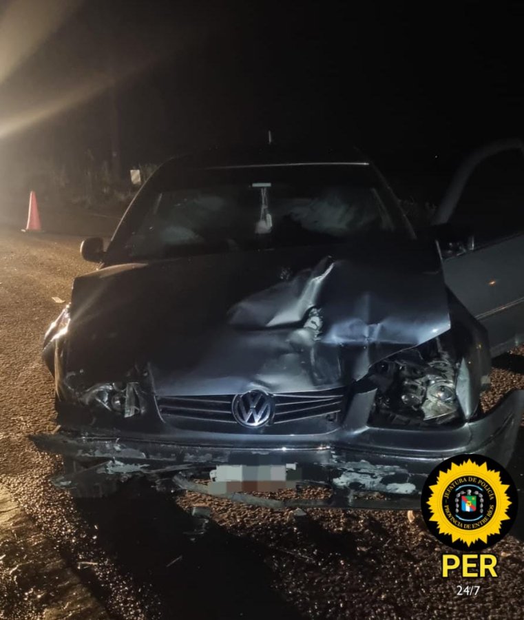 Dos automóviles chocaron en la ex ruta 18, conocida como "La Arizona".