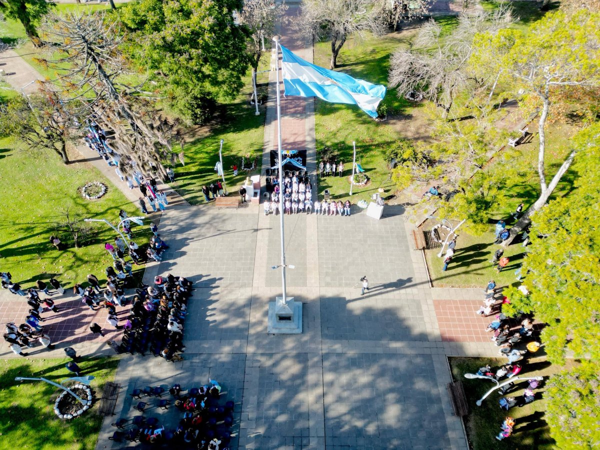 Gral. Campos celebro el Día de la Bandera.