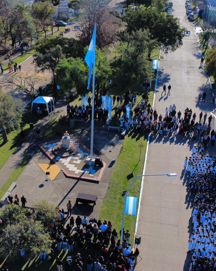 Este sábado se llevo adelante el acto por el Día de la Bandera.