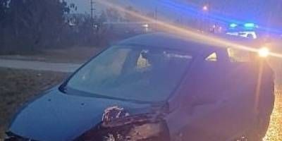 Un camión y un automóvil chocaron en la autovía, solo daños materiales.