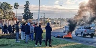  Trabajadores de Tres Arroyos se manifiestan nuevamente para defender más de 900 puestos.