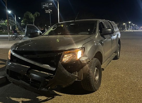 Colisión entre una camioneta y un camión en la ex ruta 18, solo daños materiales.