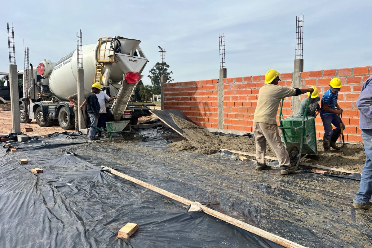 Avanza a buen ritmo la construcción de una nueva escuela para más de 500 estudiantes.