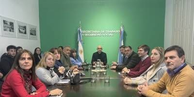 El gobierno presentó una propuesta salarial a los gremios estatales y la paritaria pasó a cuarto intermedio.