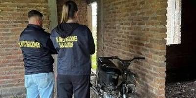 Recuperaron una moto robada en una obra en construcción.