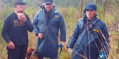 Canes de la policía hallaron con vida a un trabajador forestal que había desaparecido